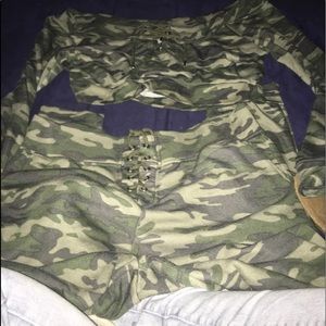 Cropped long sleeve shirt with matching jogger